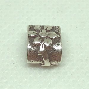 Pandora silver poinsettia flower charm
